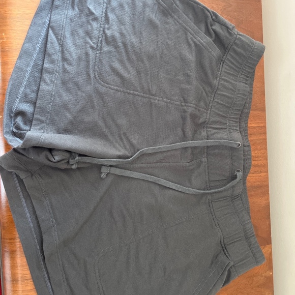 Icebreaker woman’s shorts - Picture 3 of 7